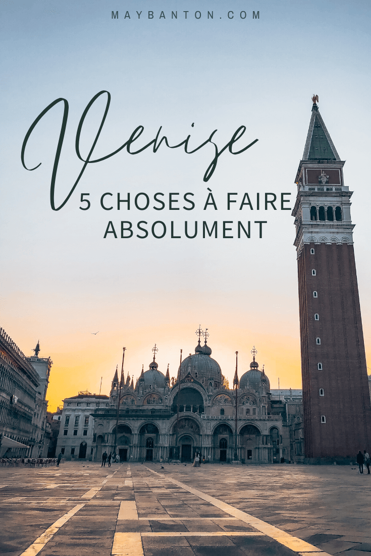 Profiter du lever de soleil sur la place Saint Marc est l'un de mes plus beaux souvenirs de Venise en Italie. Dans cet article je te propose 5 choses à faire absolument dans la cité Doges.