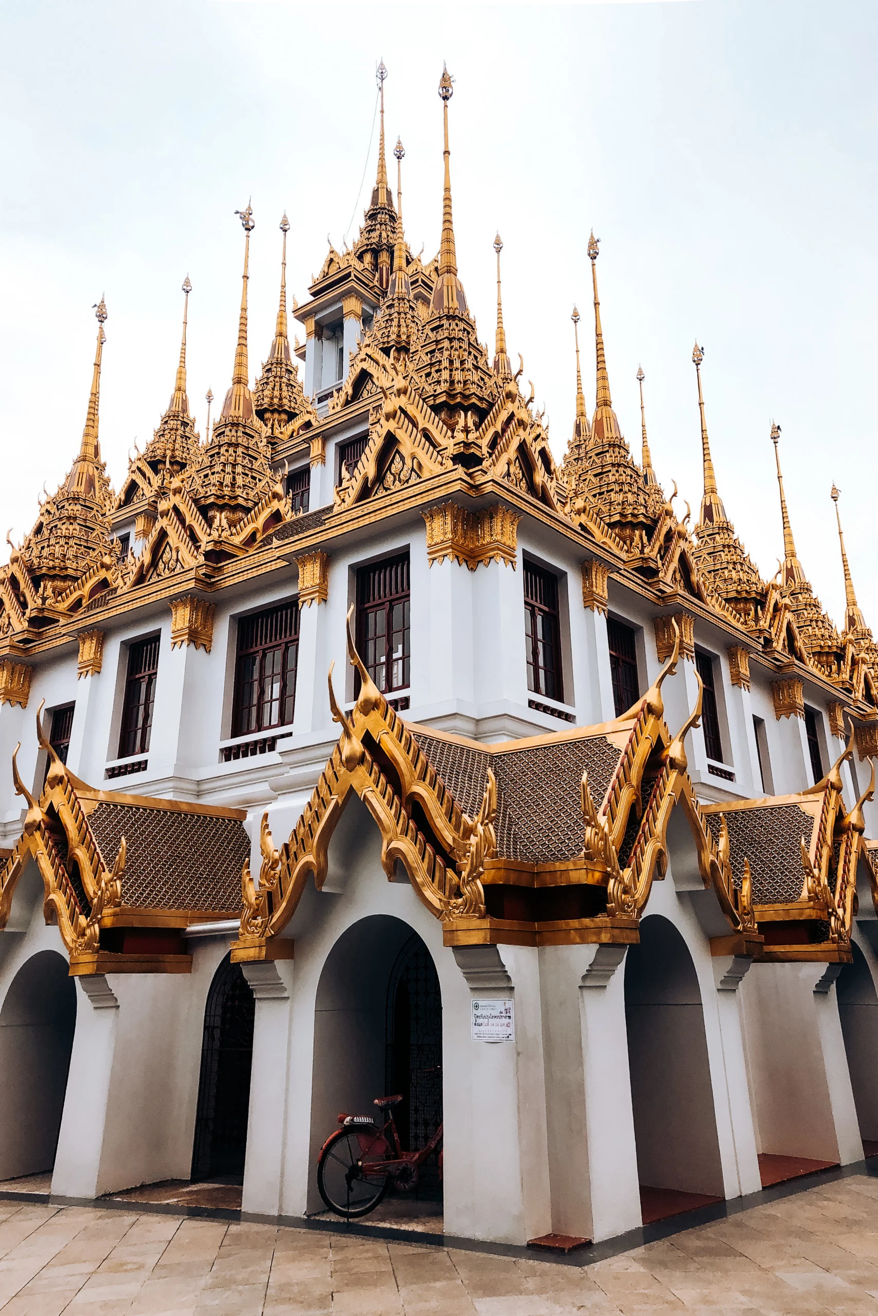 Wat Ratchanadda et Loha Prasat (The Metal Castle) Bangkok Thaïlande