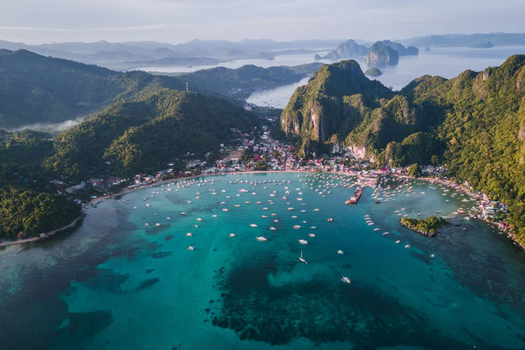 Vue de drone sur El Nido aux Philipines
