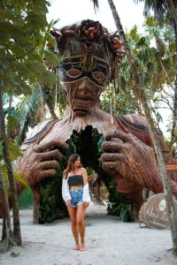 Statue de Ven a la luz à Tulum