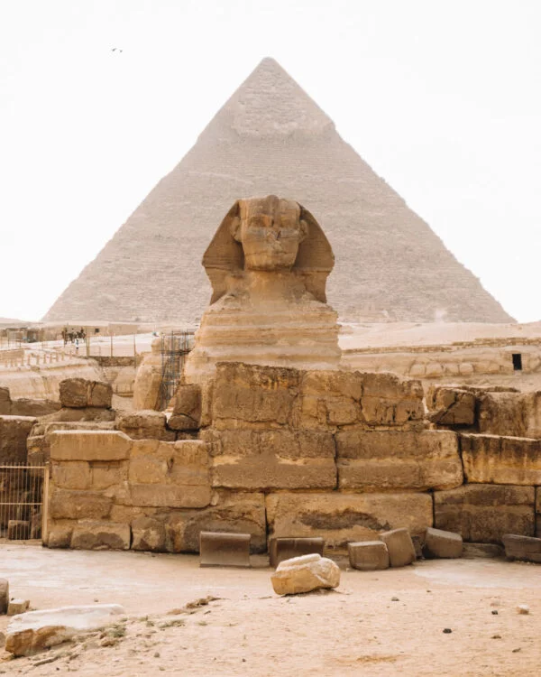 Sphinx et pyramide
