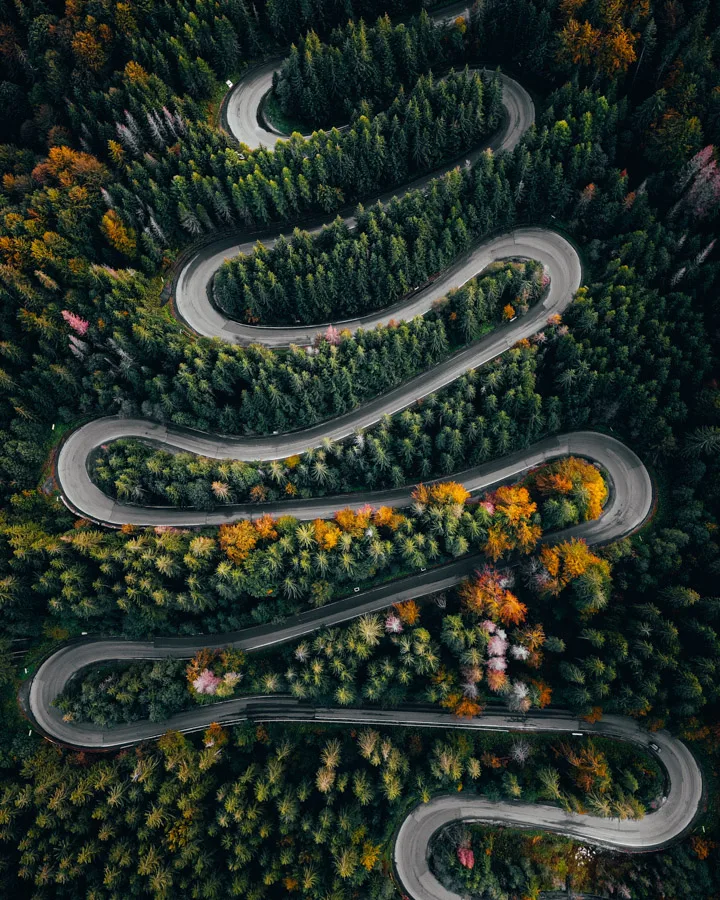 De nombreux virages vue du ciel