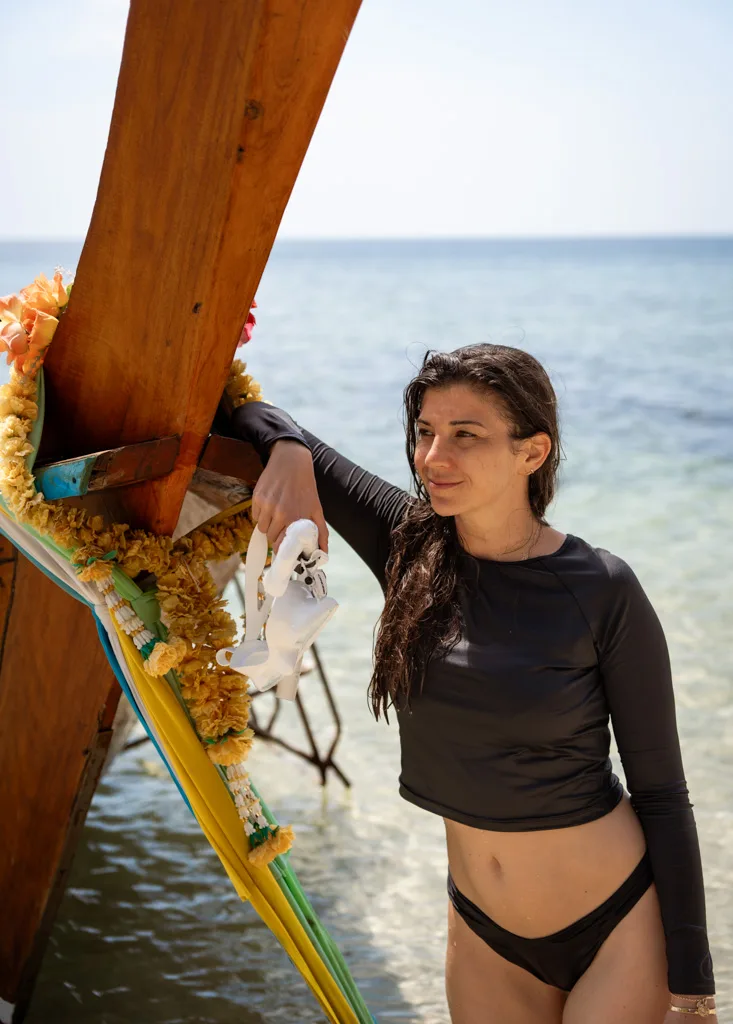 fille et bateau de thailande