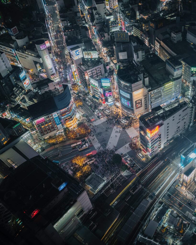 Une vue en drone au dessus de Tokyo